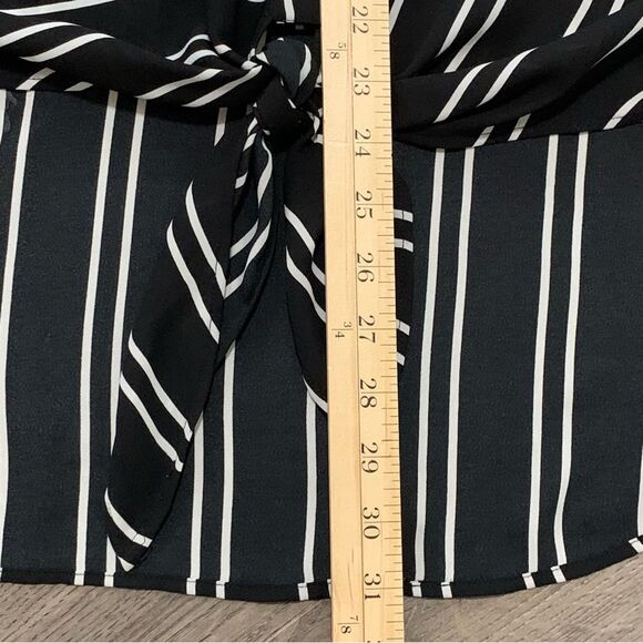 DR2 Tie Front Blouse Women’s XS Black White Block Stripe High Low Button Up. - Picture 12 of 12